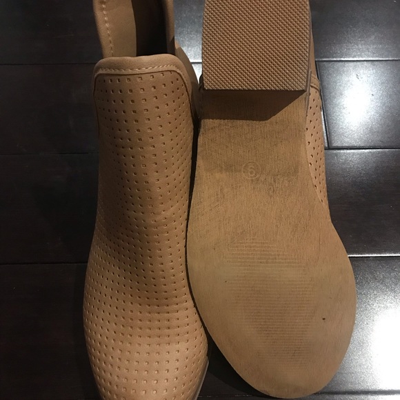 Seven Boho Booties Size 9 Tan - Picture 4 of 5